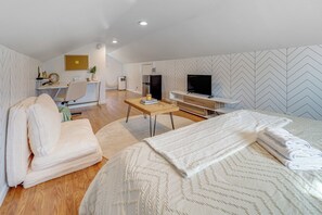 House (2 Bedrooms) | Interior - Pet-friendly Oakley Gem w/ Large Backyard! (Cincinnati)