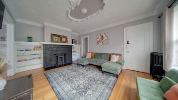 Apartment (3 Bedrooms) | Front of property