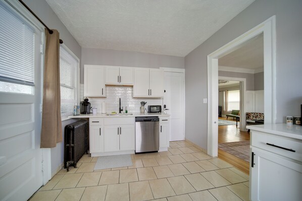 Apartment (3 Bedrooms) | Interior - Deck, Pool Table! Walkable Cleveland Heights Apt (Cleveland Heights)