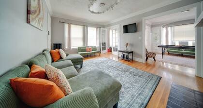 Deck, Pool Table! Walkable Cleveland Heights Apt