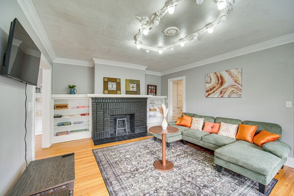 Deck, Pool Table! Walkable Cleveland Heights Apt - Cleveland Heights, OH