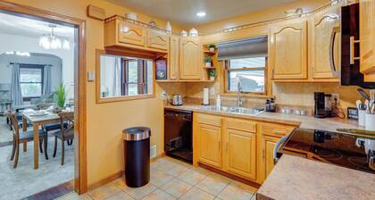 1 Mi to Akron Zoo: Ranch-style Home w/ Yard!