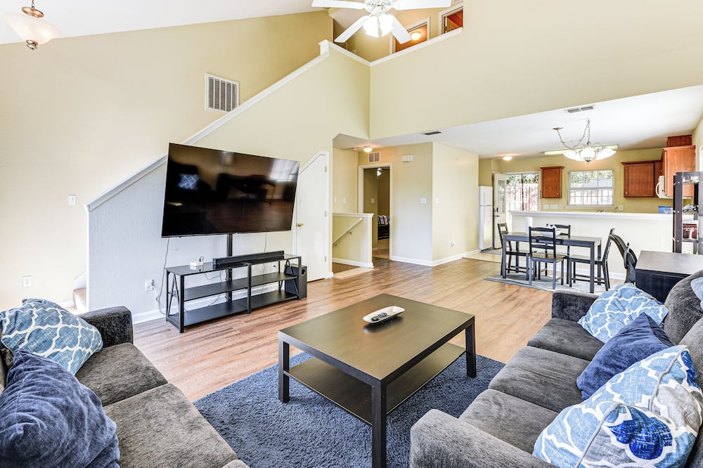 4 Mi to Fsu: Pet-friendly Townhome - Scotland, FL