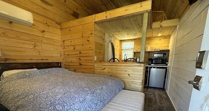 Cozy Tiny Cabin with Rustic Charm near Mineral Wells, Texas