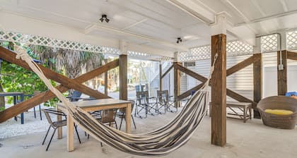 1 Block to Sunset Beach: Dog-friendly Family Home