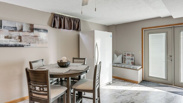 Interior - Work & Relax! Spacious Ontario Home w/ Pool (Mansfield)