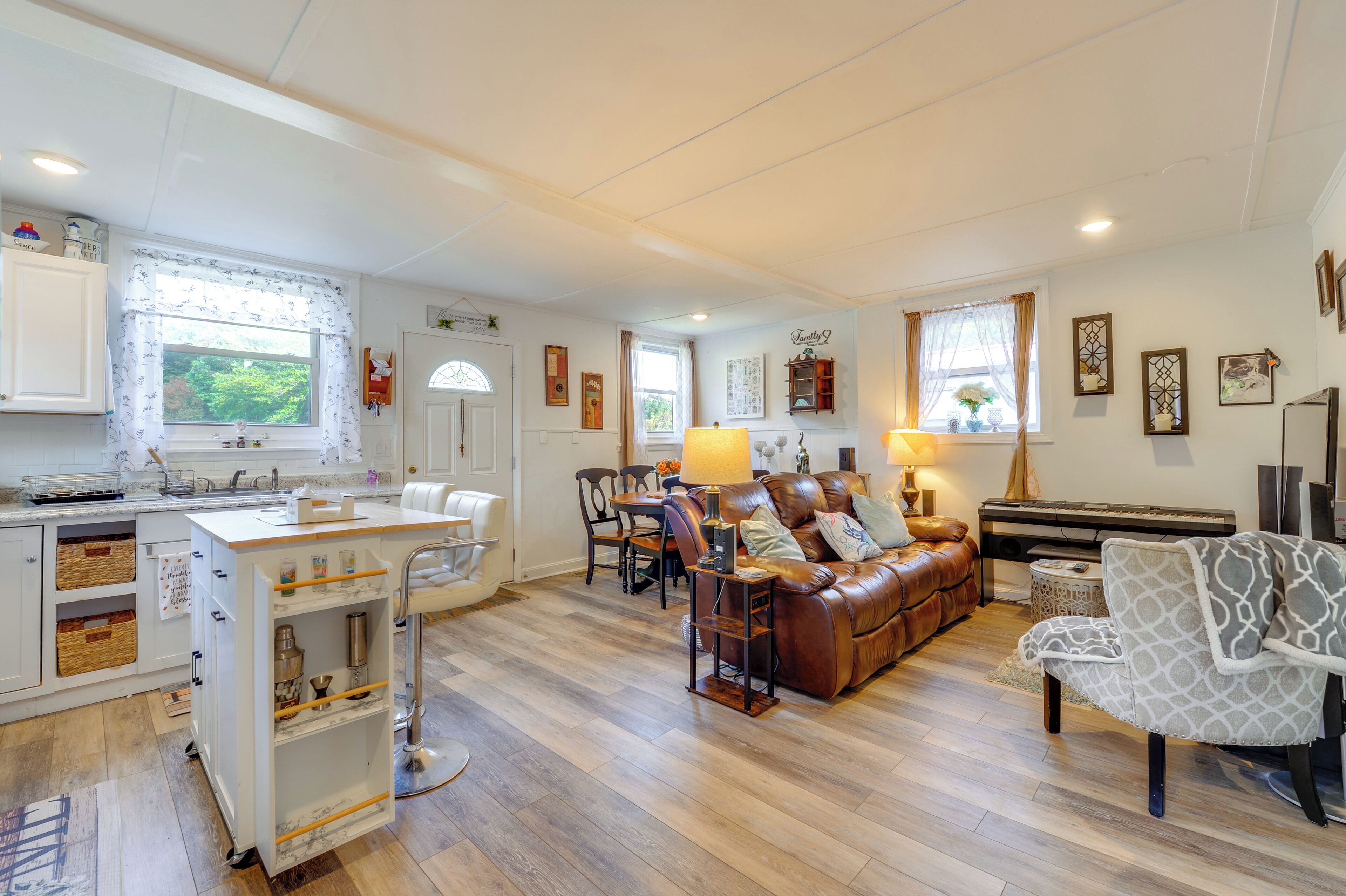 House (2 Bedrooms) | Interior