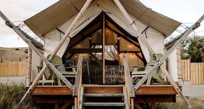Beautiful Safari Tent with Wonderful Glampground Amenities near Yellowstone National Park in Emigrant, Montana