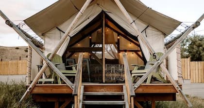 Beautiful Safari Tent with Wonderful Glampground Amenities near Yellowstone National Park in Emigrant, Montana
