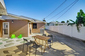 House (2 Bedrooms) | Interior - Steps to Sand! Ormond Beach Escape w/ Patio & BBQ (Ormond Beach)