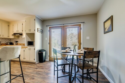 Golf & Hike: Family Home 8 Mi to Downtown Clayton