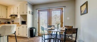 Golf & Hike: Family Home 8 Mi to Downtown Clayton