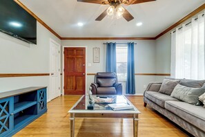 House (4 Bedrooms) | Interior