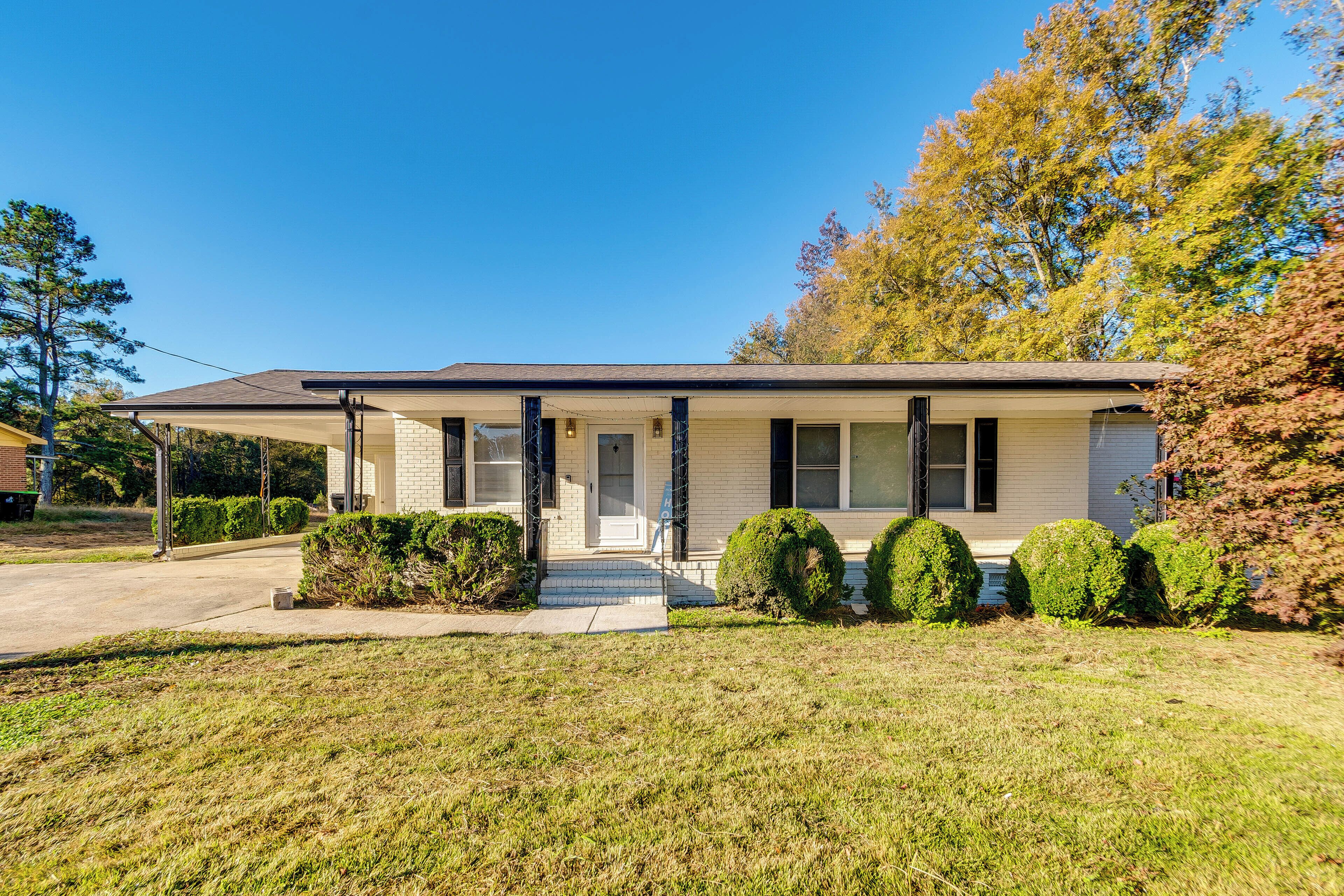 House (4 Bedrooms) | Front of property