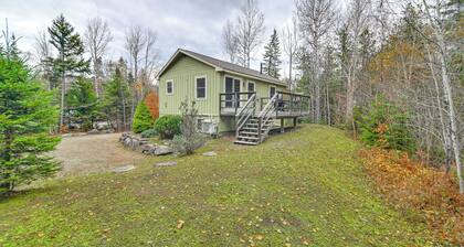 Forest-view Hideaway 3 Mi to Sugarloaf Mountain!