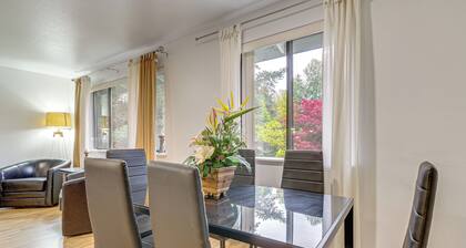 Quiet, Pet Friendly! Bothell Apt Near Wine Country