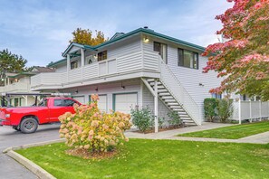 Apartment (2 Bedrooms) | Interior - Quiet, Pet Friendly! Bothell Apt Near Wine Country (Mill Creek)