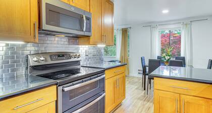 Quiet, Pet Friendly! Bothell Apt Near Wine Country