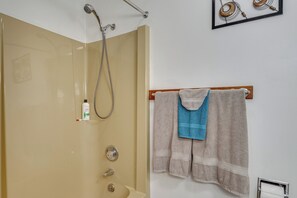 House (3 Bedrooms) | Interior - Peaceful 'lemon Drop Inn' Retreat: 9 MI to ISU (Terre Haute)