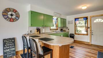 House (1 Bedroom) | Interior