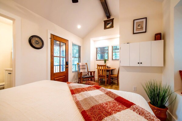 1 chambre, fer et planche Ă repasser, Wi-Fi, draps fournis