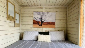 Room - Cool Container by Canyon Lake Perfect For Relaxation Near Guadalupe River and Austin, Texas (Canyon Lake)