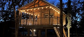 Lovely Treehouse Glamping Spot Near Magnolia and Baylor, Texas