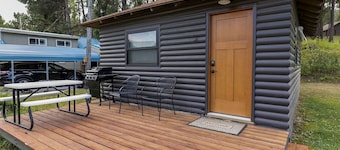 Tiny Glamping Cabin for an Outdoor Adventure in Rapid City
