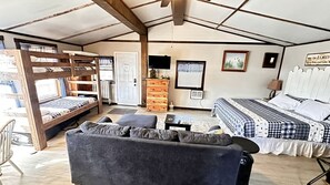 1 bedroom, iron/ironing board, travel crib, WiFi - Picturesque Cabin with Fire Pit in Miami, Oklahoma (Miami)