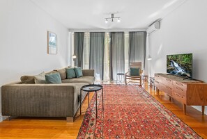Living room - Charming Inner-city Stay- Space, Style & Location (Melbourne)