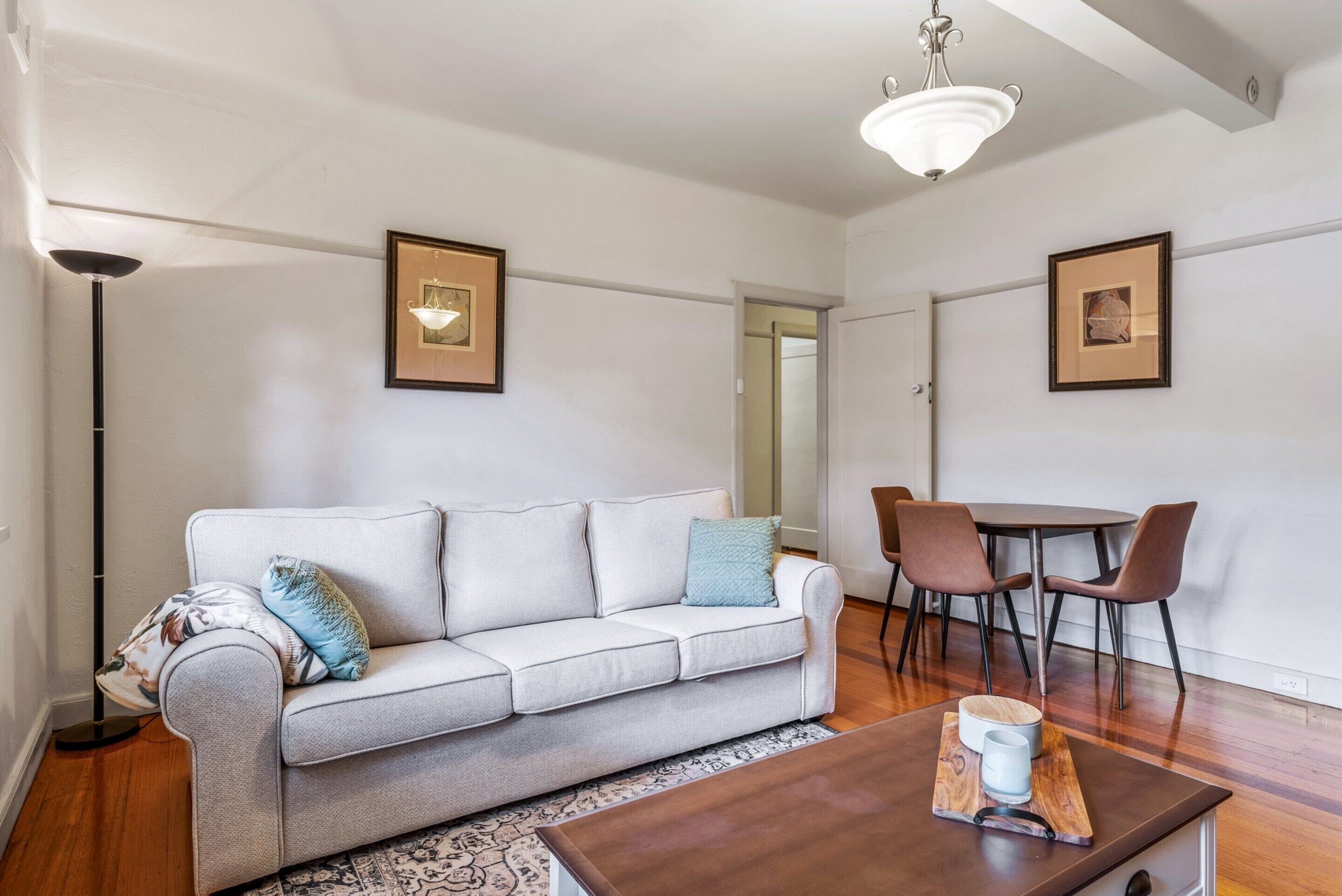 Apartament | Sala d'estar | Llar de foc 