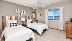 4 habitaciones, tabla de planchar con plancha, wifi y ropa de cama 