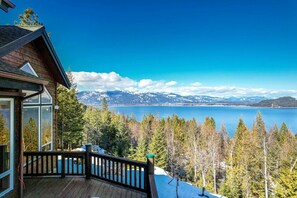 Property grounds - Majestic Summit Retreat: Family Vacation Rental Overlooking Lake Pend Oreille (Sagle)
