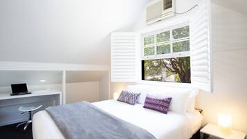 Apartment | 1 bedroom, laptop workspace, iron/ironing board, bed sheets