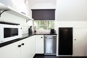 Apartment | Private kitchen | Toaster - Woolwich Studio Bliss, Private Oasis by the Water (Sydney)