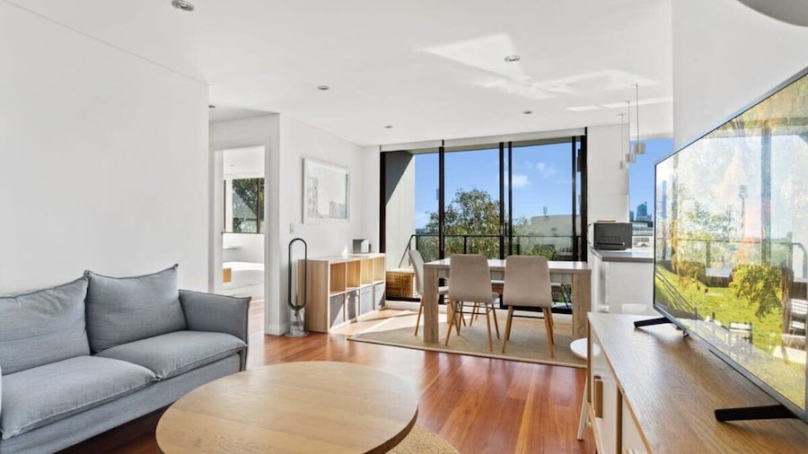 Prime Location 2-bed Apartment With Parking