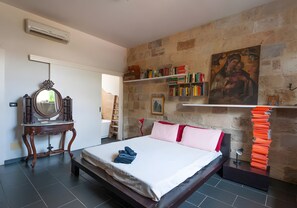 واي فاي وملاءات أسرّة