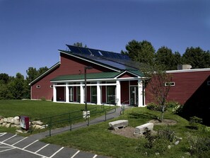 المنشأة من الخارج