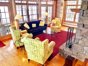 Living area - Gorgeous Lake Retreat Ideal for Getaways in the White Mountains (Whitefield)