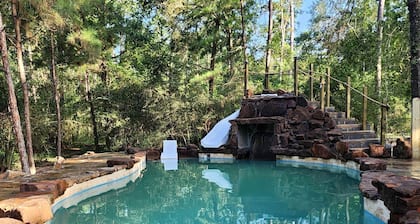 Fun for All Ages: Treehouse with Waterfront Deck for Families in Grimes County, TX