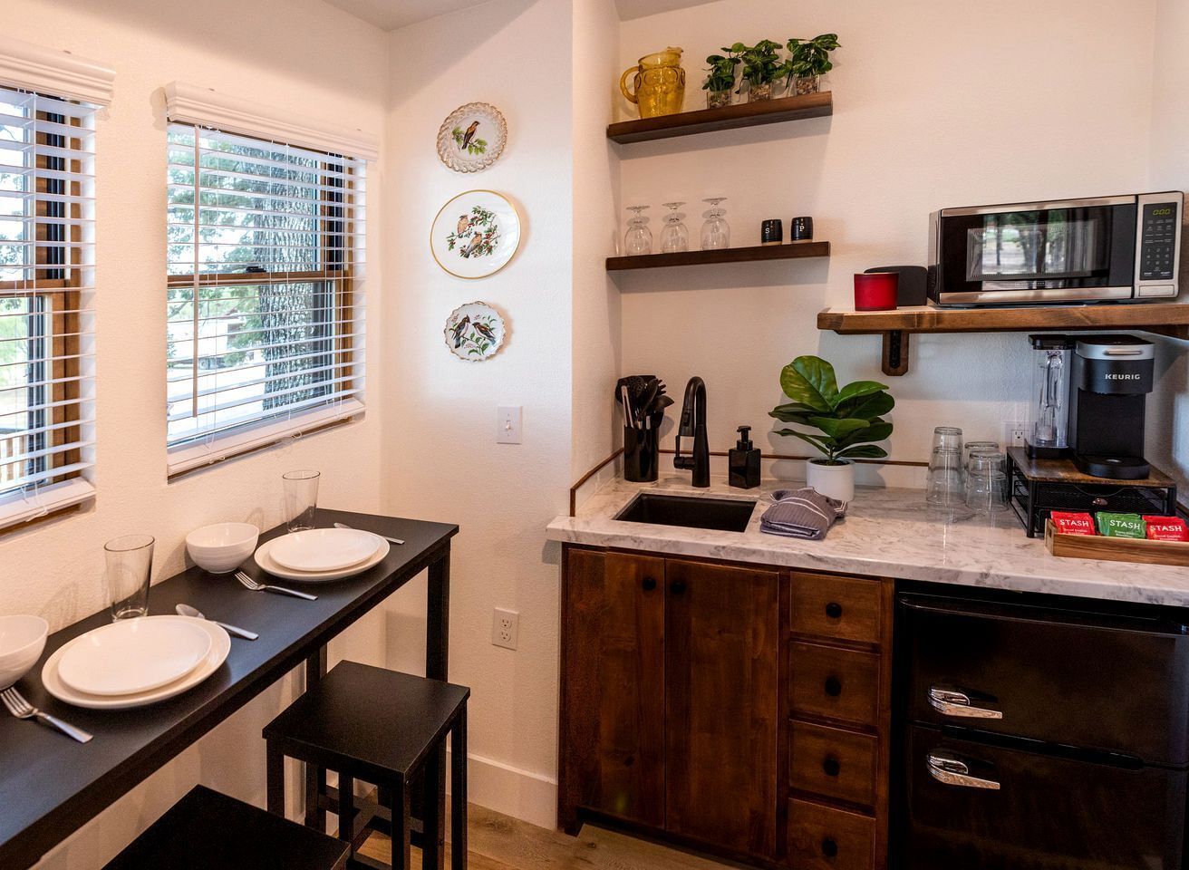Microwave, coffee/tea maker