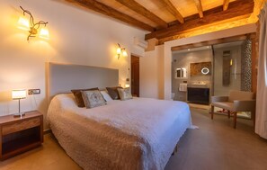 6 chambres, fer et planche à repasser, Wi-Fi, draps fournis