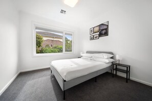 Departamento | 4 habitaciones y espacio para trabajar con laptop 