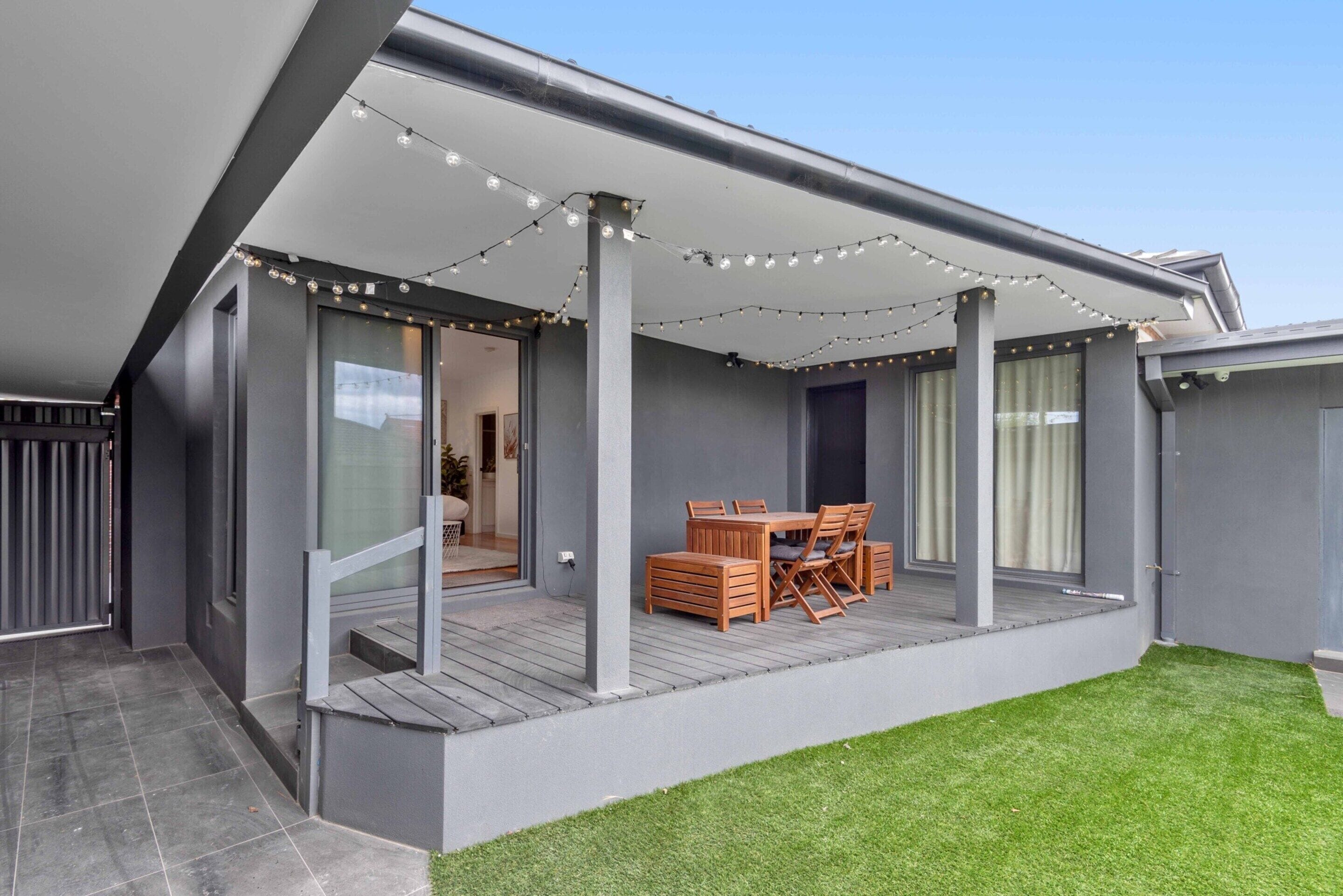 House | Outdoor dining