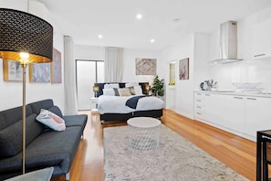 House | 1 bedroom, bed sheets - Stunning Studio Apartment Near Public Transport (Melbourne)