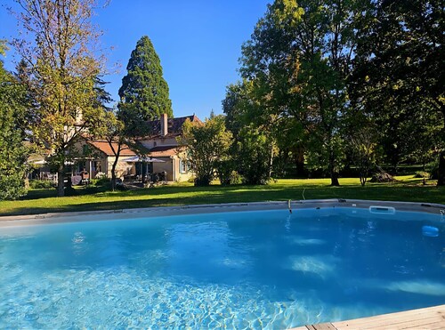 Domaine de la Sablière B&B with Shared Terrace, Wi-Fi, and Air Conditioning