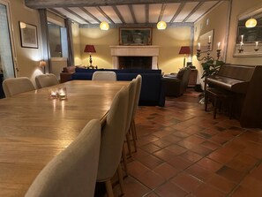 Interior - Bed and Breakfast “Domaine de la Sablière” with Shared Terrace, Wi-Fi, and Air Conditioning (Thiviers)