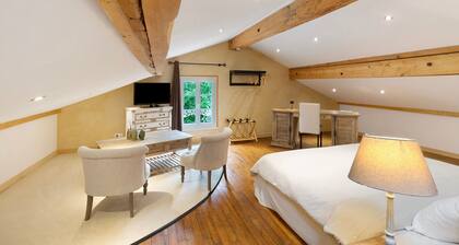 Chambres d'hÎtes « Domaine de la SabliÚre » avec terrasse partagée, Wi-Fi et climatisation