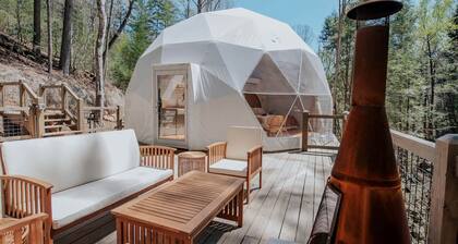 Georgia's Trendy Family Escape: Dome with Private Hot Tub in Cherry Log