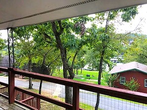 Property grounds - Table Rock Lake Glamping Stay in Branson, Missouri (Branson)